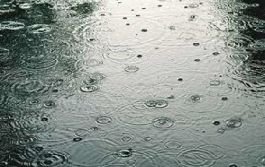 شرایط برای رشد ابر، رگبار پراکنده باران گاهی رعدوبرق و تندباد مهیا است