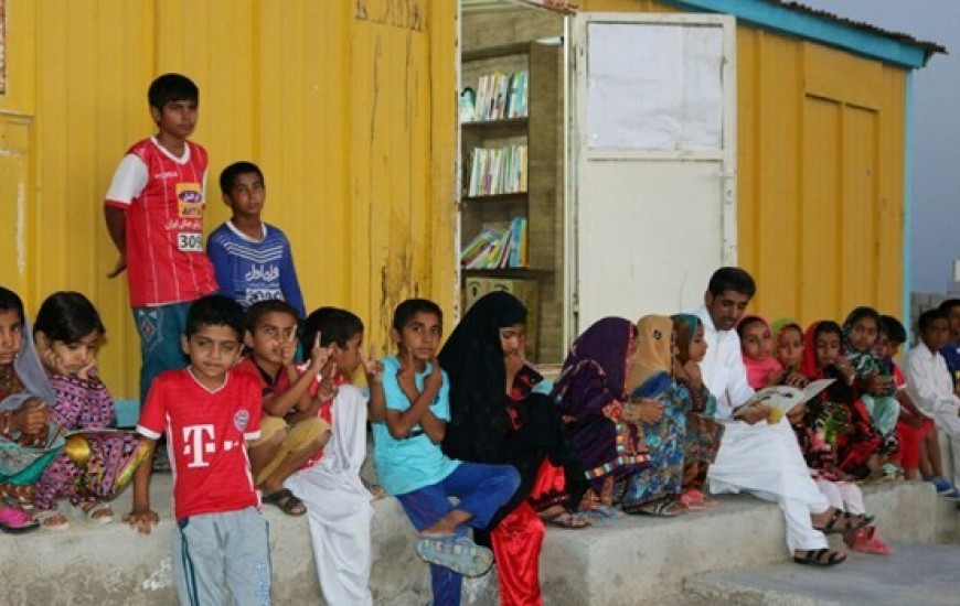 بهورزی که آوازه ملی برای روستای رمین چابهار ثبت کرد/ راه‌اندازی کتابخانه با دست خالی