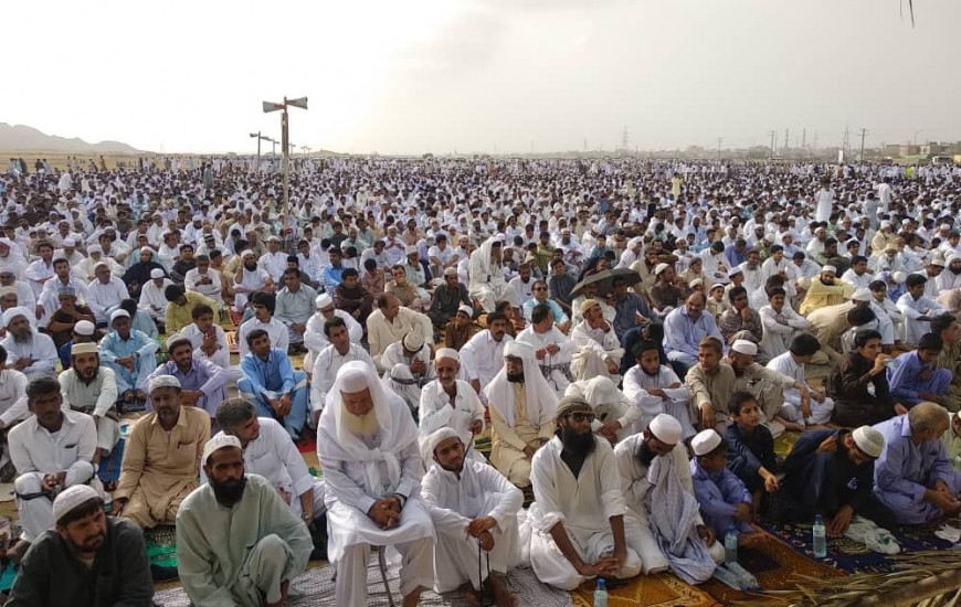 نماز عید سعید فطر در شهرستان چابهار اقامه شد/ عکس