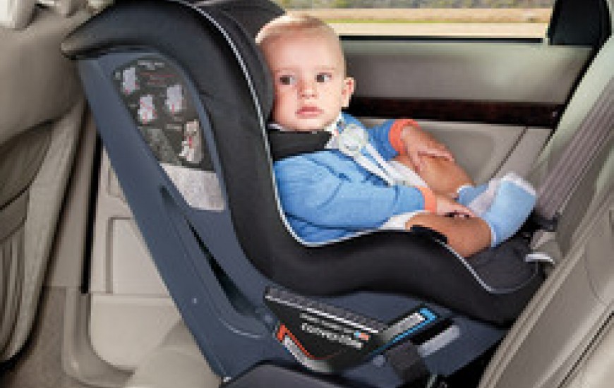 اجباری شدن استفاده از صندلی کودک در خودروها/ صندلی کودک، عامل کاهش مرگ کودکان در تصادفات
