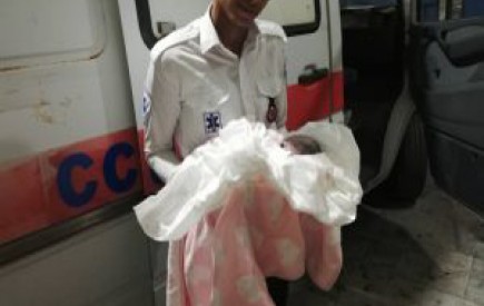 تولد بیست و چهارمین نوزاد عجول در آمبولانس ایرانشهر