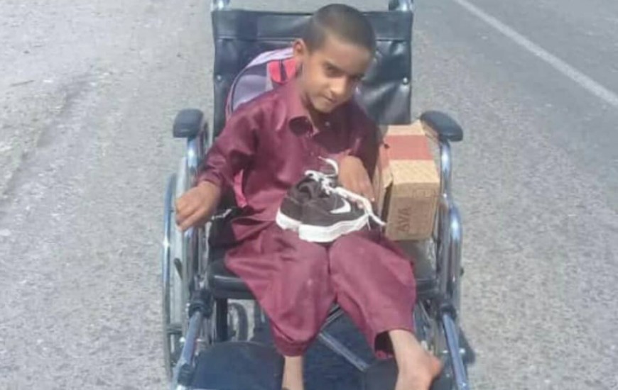 100 جفت کفش به دانش آموزان روستایی کنارک اهدا شد