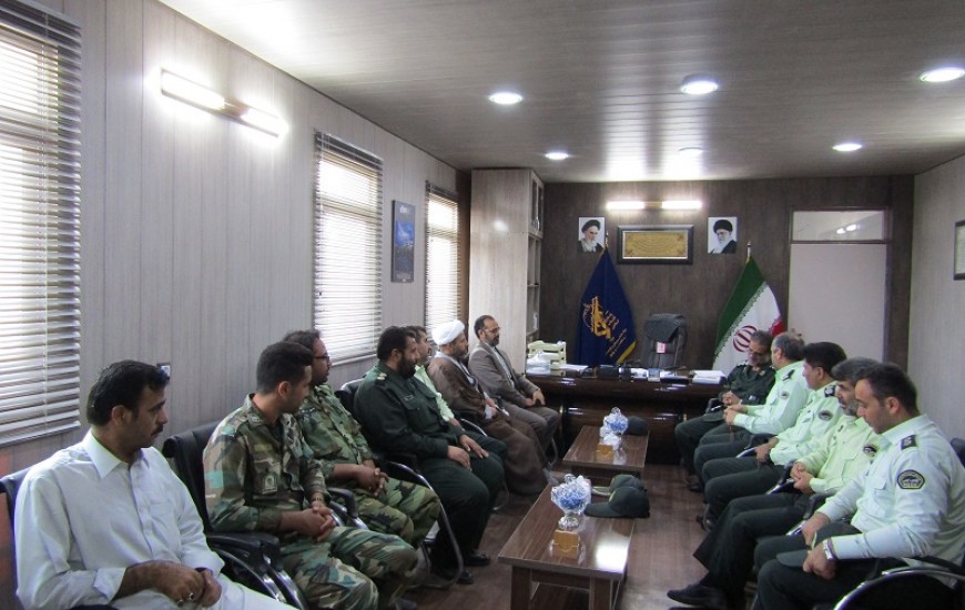 دیدار جمعی از مسئولین و کارکنان ادارات چابهار با فرمانده سپاه شهرستان+تصاویر