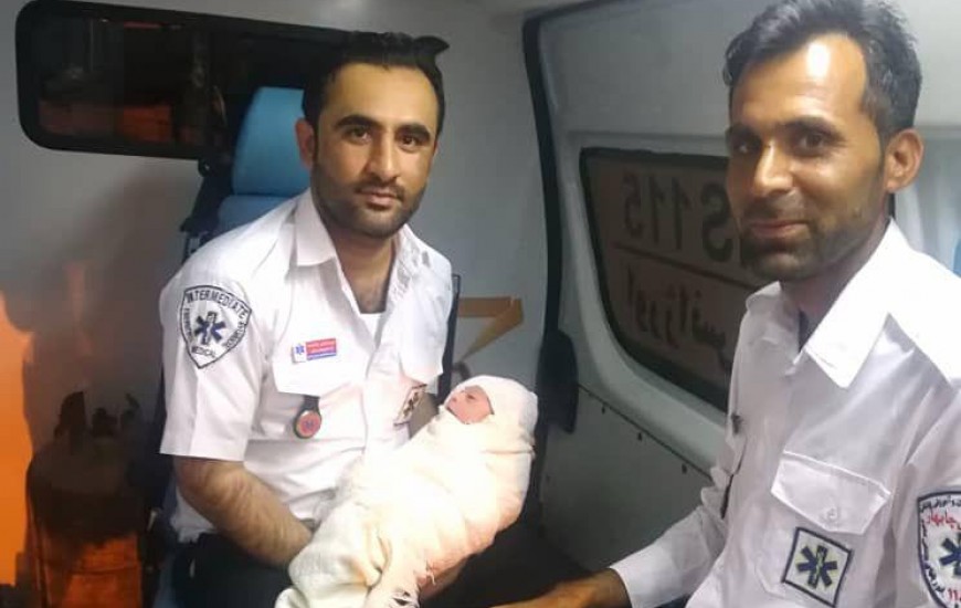 تولد نوزاد عجول در آمبولانس اورژانس 115 چابهار