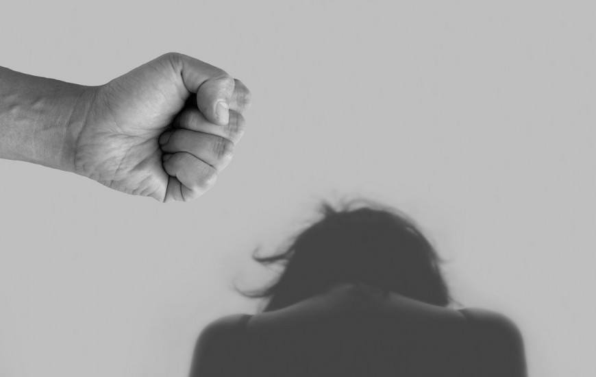 رشد چشمگیر آمار زنانِ قربانی خشونت خانگی در فرانسه